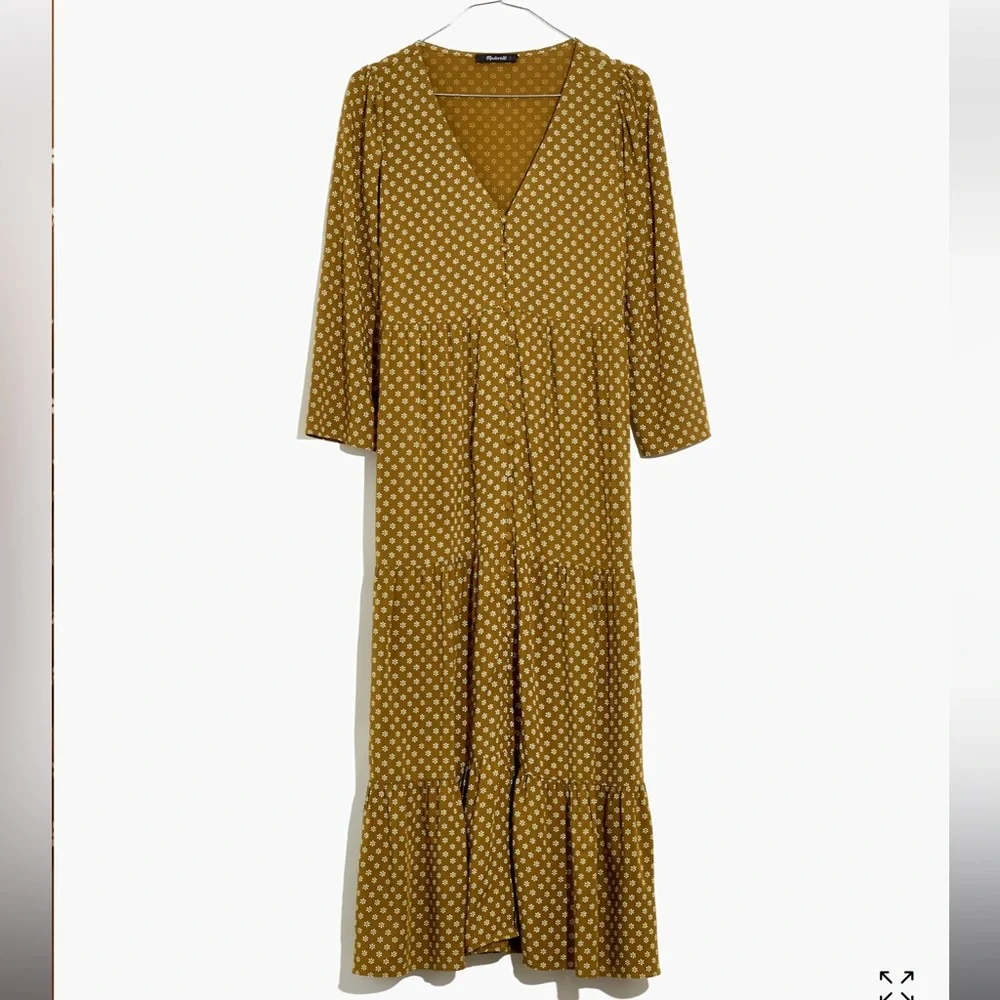Madewell V-Neck Tiered Button-Front Midi Dress in Daisies Forever - Picture 10 of 10